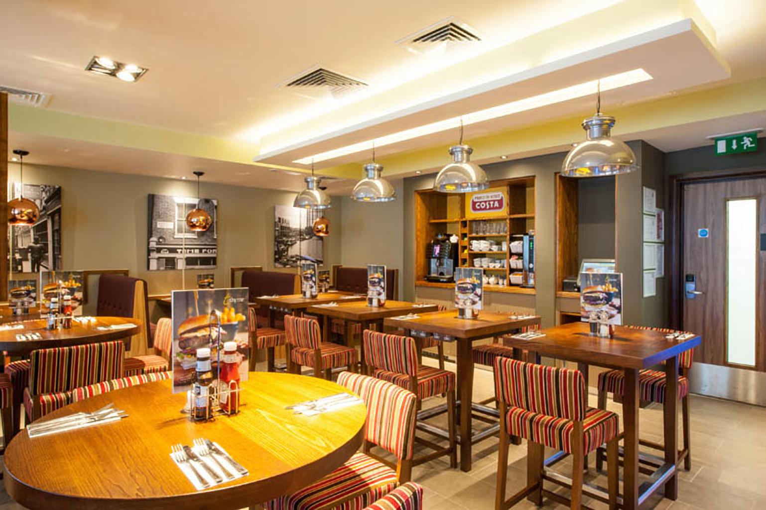 Premier Inn London Hackney Esterno foto