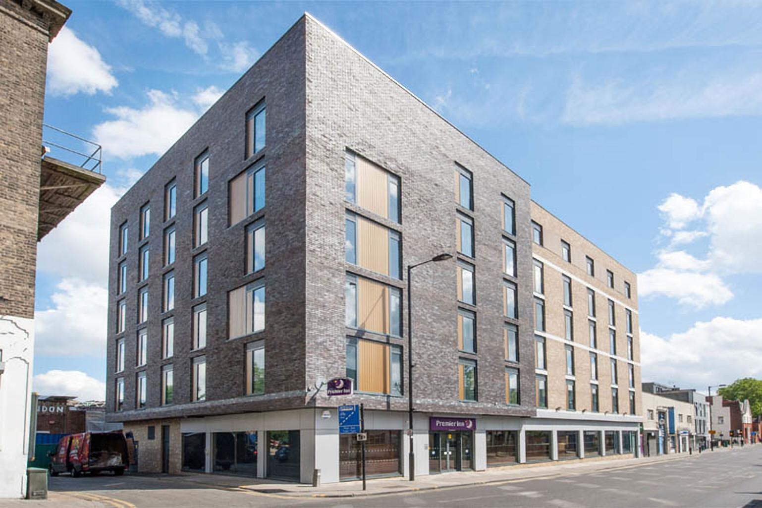 Premier Inn London Hackney Esterno foto