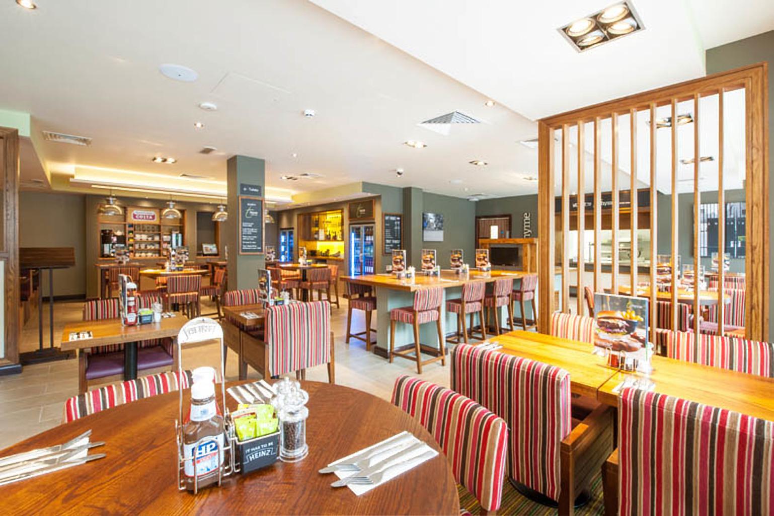 Premier Inn London Hackney Esterno foto